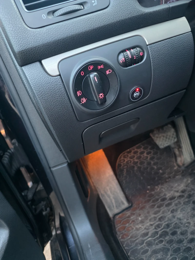 VW Golf 1.6i BRC-газ, снимка 6 - Автомобили и джипове - 52949274