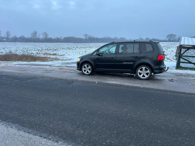 VW Touran CROSS, снимка 4 - Автомобили и джипове - 53249301