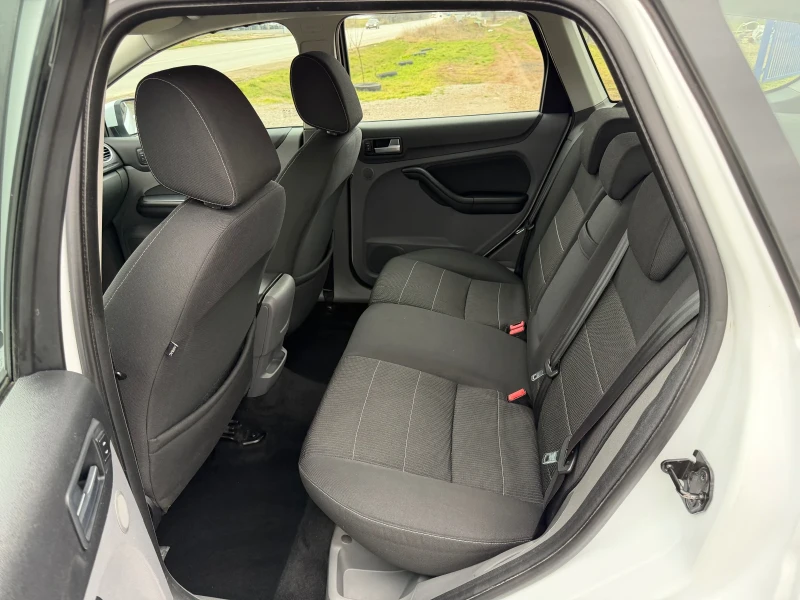 Ford Focus 1.6/КАТО НОВА, снимка 12 - Автомобили и джипове - 53269887