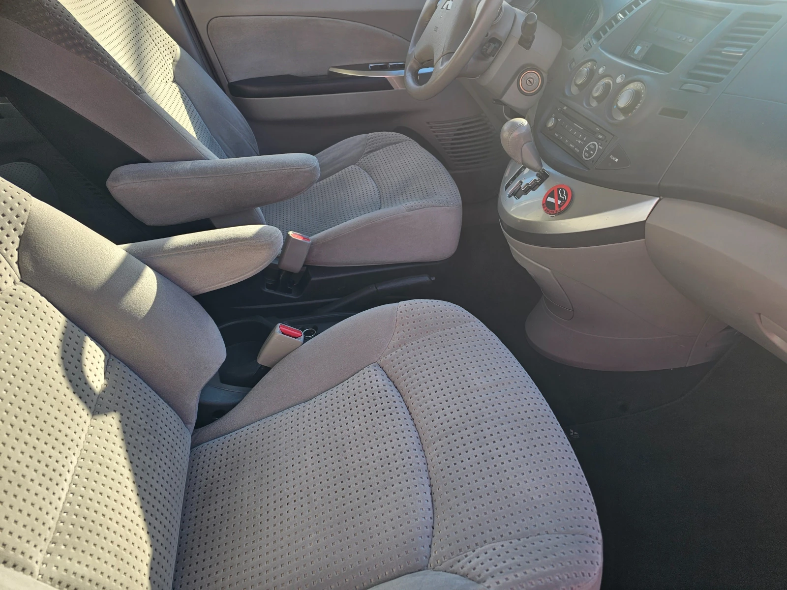 Mitsubishi Grandis 2.4I AUTOMAT - изображение 6