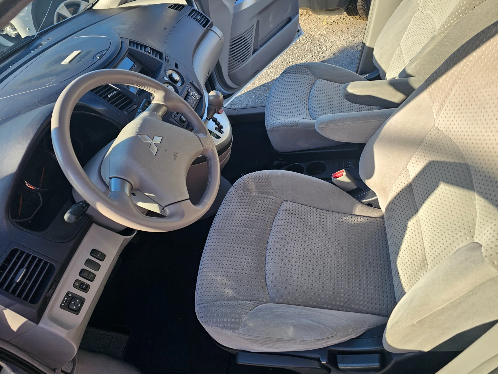 Mitsubishi Grandis 2.4I AUTOMAT | Mobile.bg — изображение 12