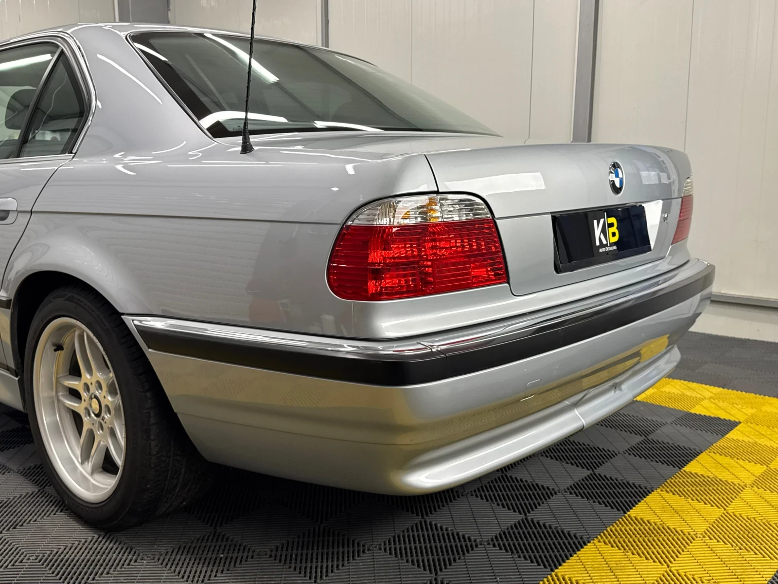 BMW 740 740iA M60B40 - изображение 8