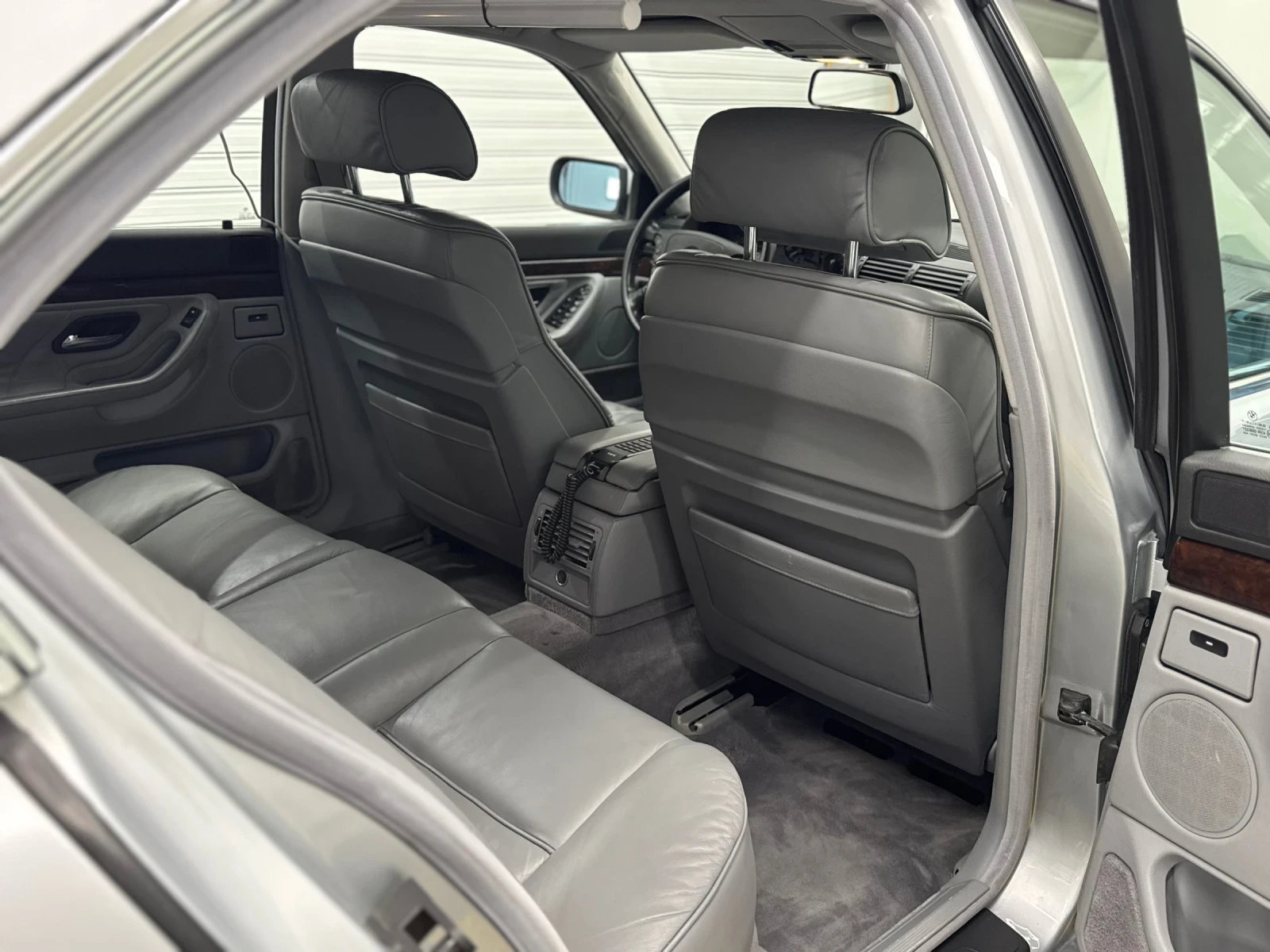 BMW 740 740iA M60B40 - изображение 3