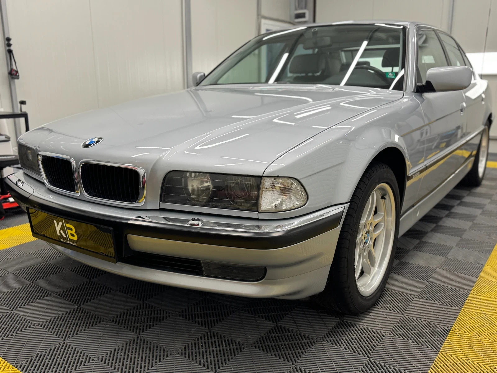 BMW 740 740iA M60B40 - изображение 5