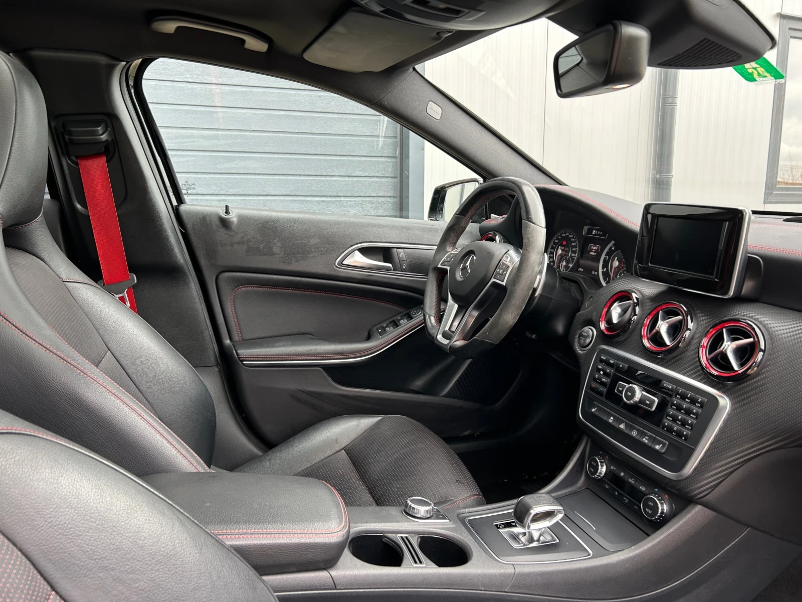 Mercedes-Benz A45 AMG 4Matic Sport 2015 , снимка 12 - Автомобили и джипове - 54948345