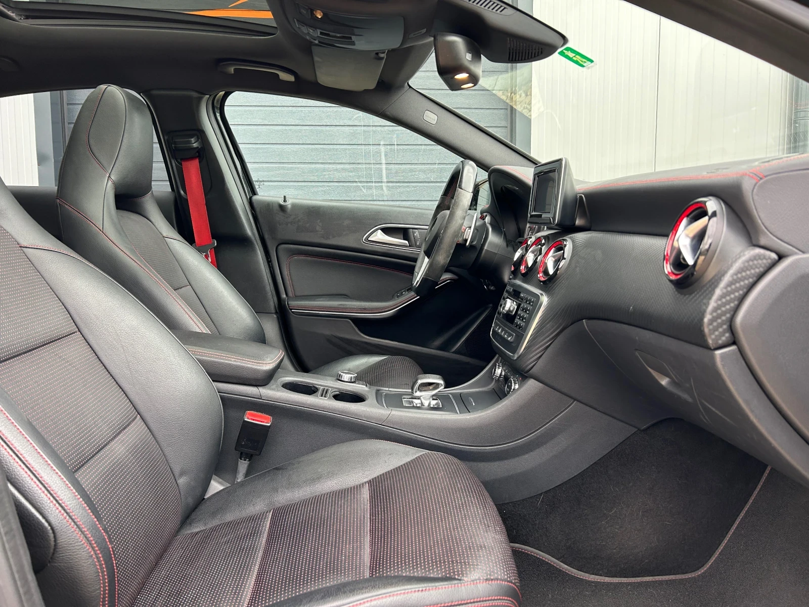 Mercedes-Benz A45 AMG 4Matic Sport 2015 , снимка 11 - Автомобили и джипове - 54948345
