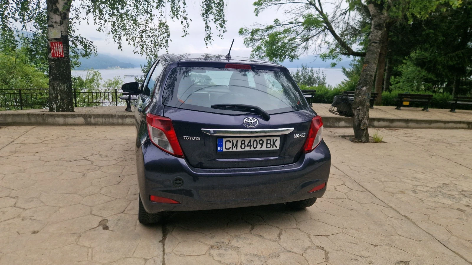 Toyota Yaris 1.0i, снимка 5 - Автомобили и джипове - 55152576