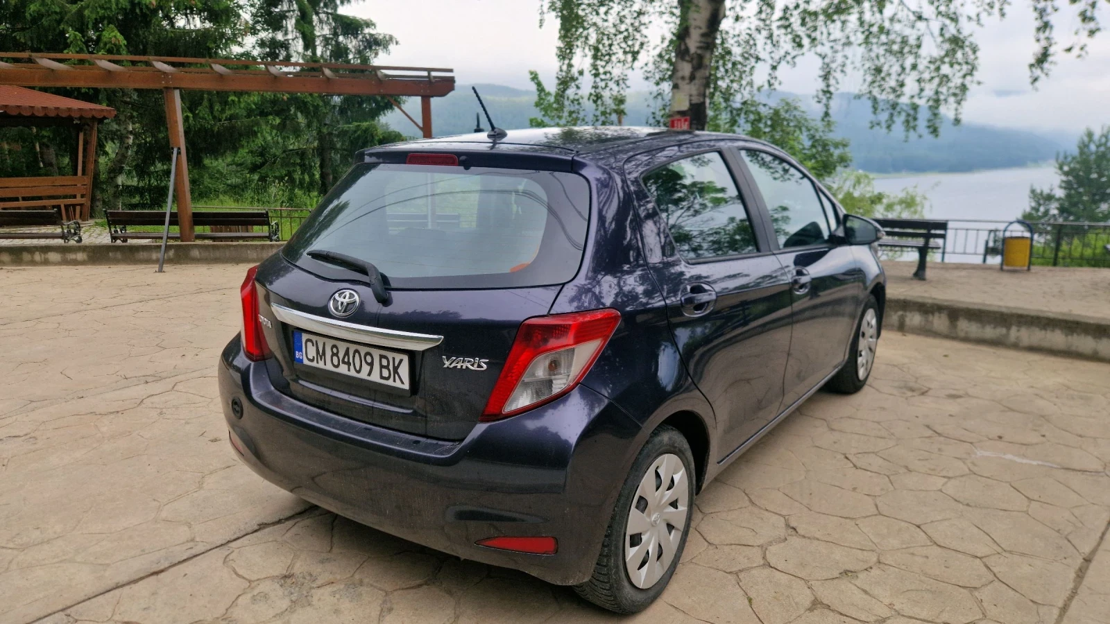 Toyota Yaris 1.0i, снимка 4 - Автомобили и джипове - 55152576