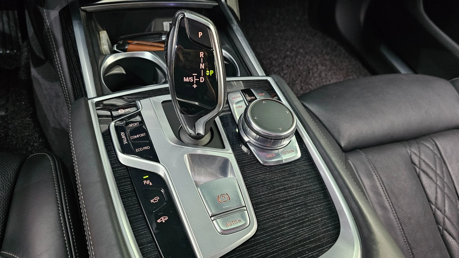 BMW 740 740Ld xDrive M Sport | HUD | 360  Камера | Massage, снимка 10 - Автомобили и джипове - 55105786