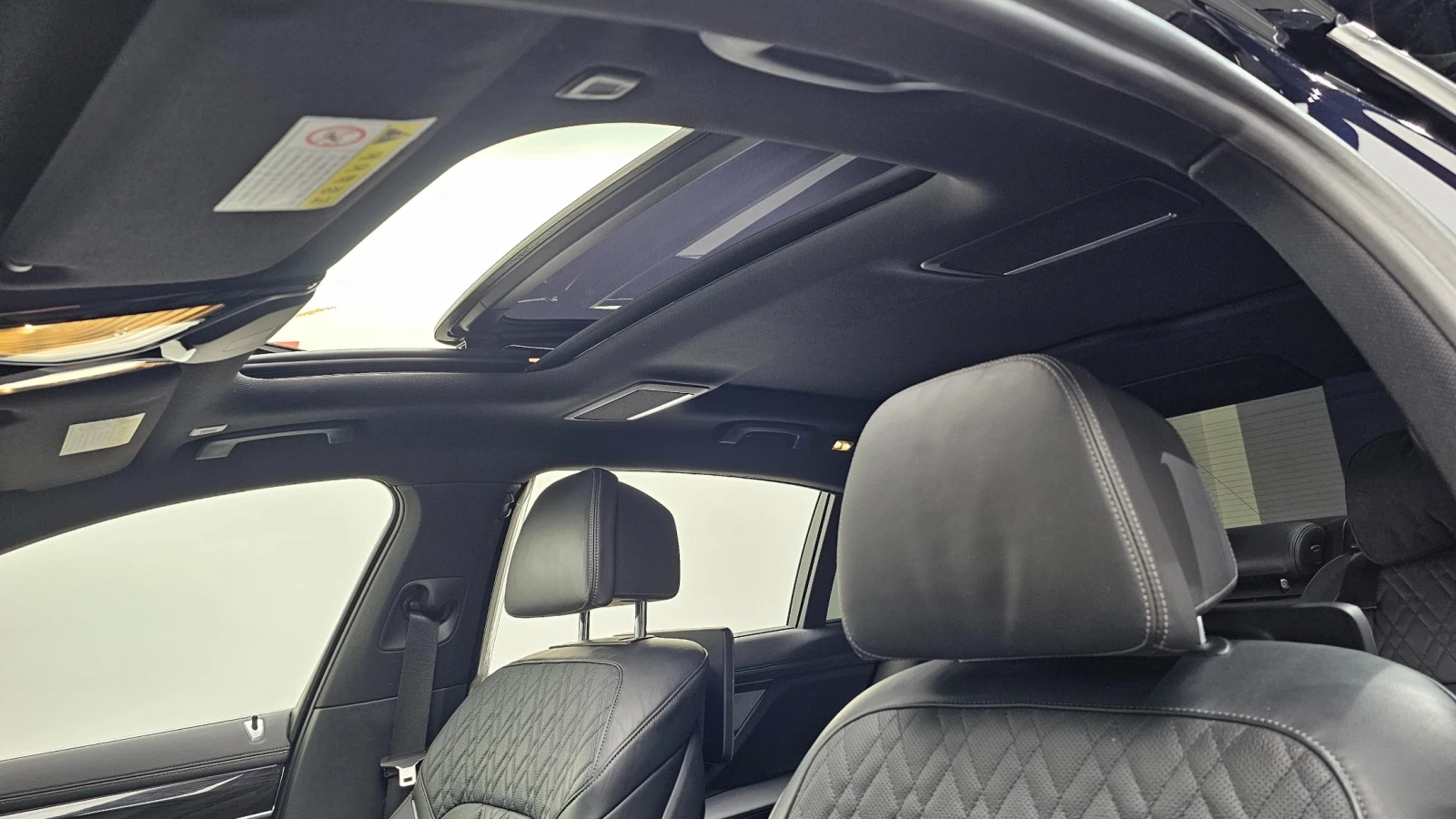 BMW 740 740Ld xDrive M Sport | HUD | 360  Камера | Massage, снимка 14 - Автомобили и джипове - 55105786