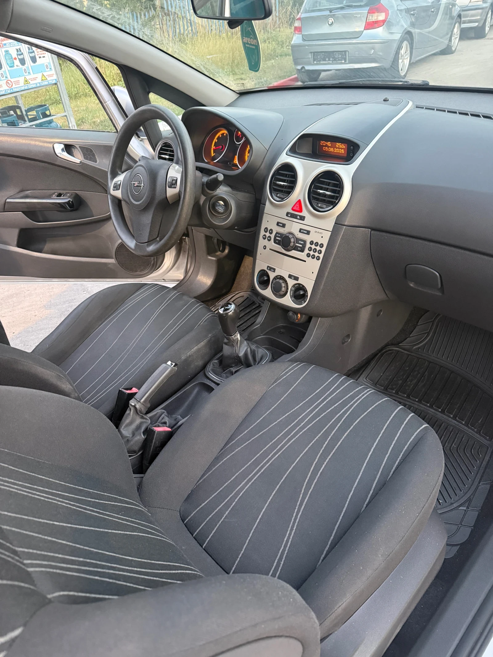 Opel Corsa 1.2 сменена верига напълно обслужена, снимка 8 - Автомобили и джипове - 55532749
