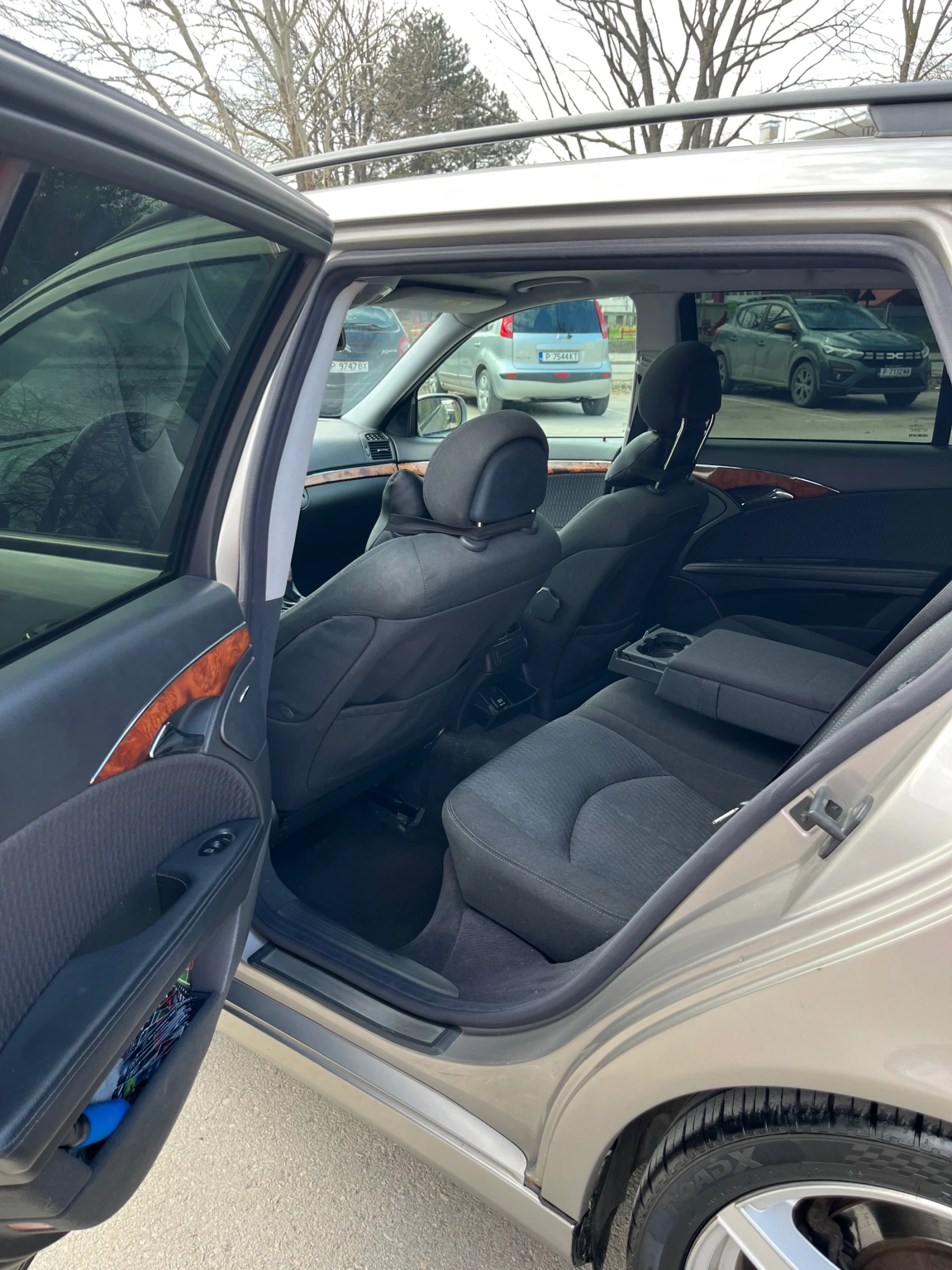 Mercedes-Benz E 320, снимка 11 - Автомобили и джипове - 55614256