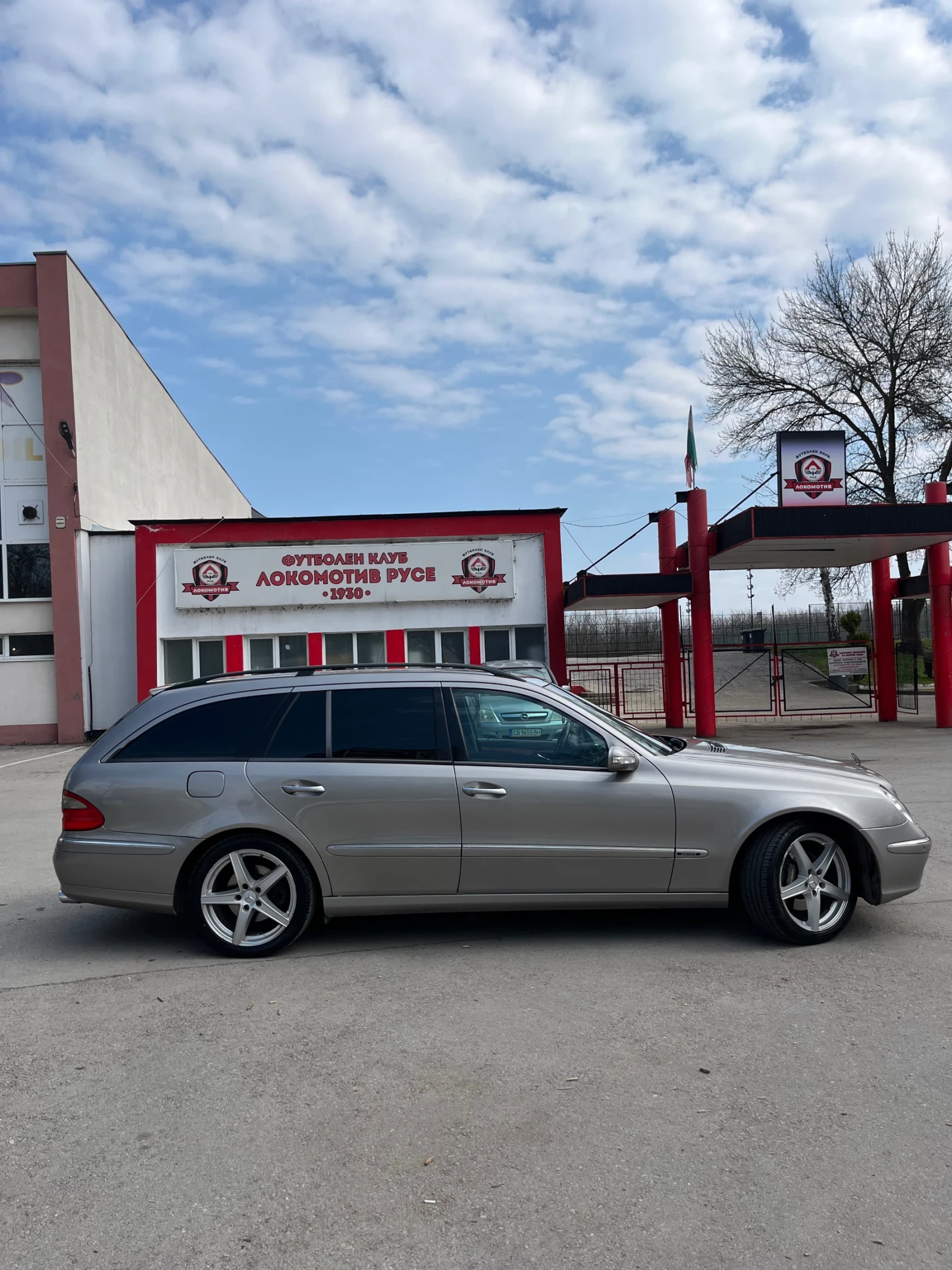 Mercedes-Benz E 320, снимка 8 - Автомобили и джипове - 55614256