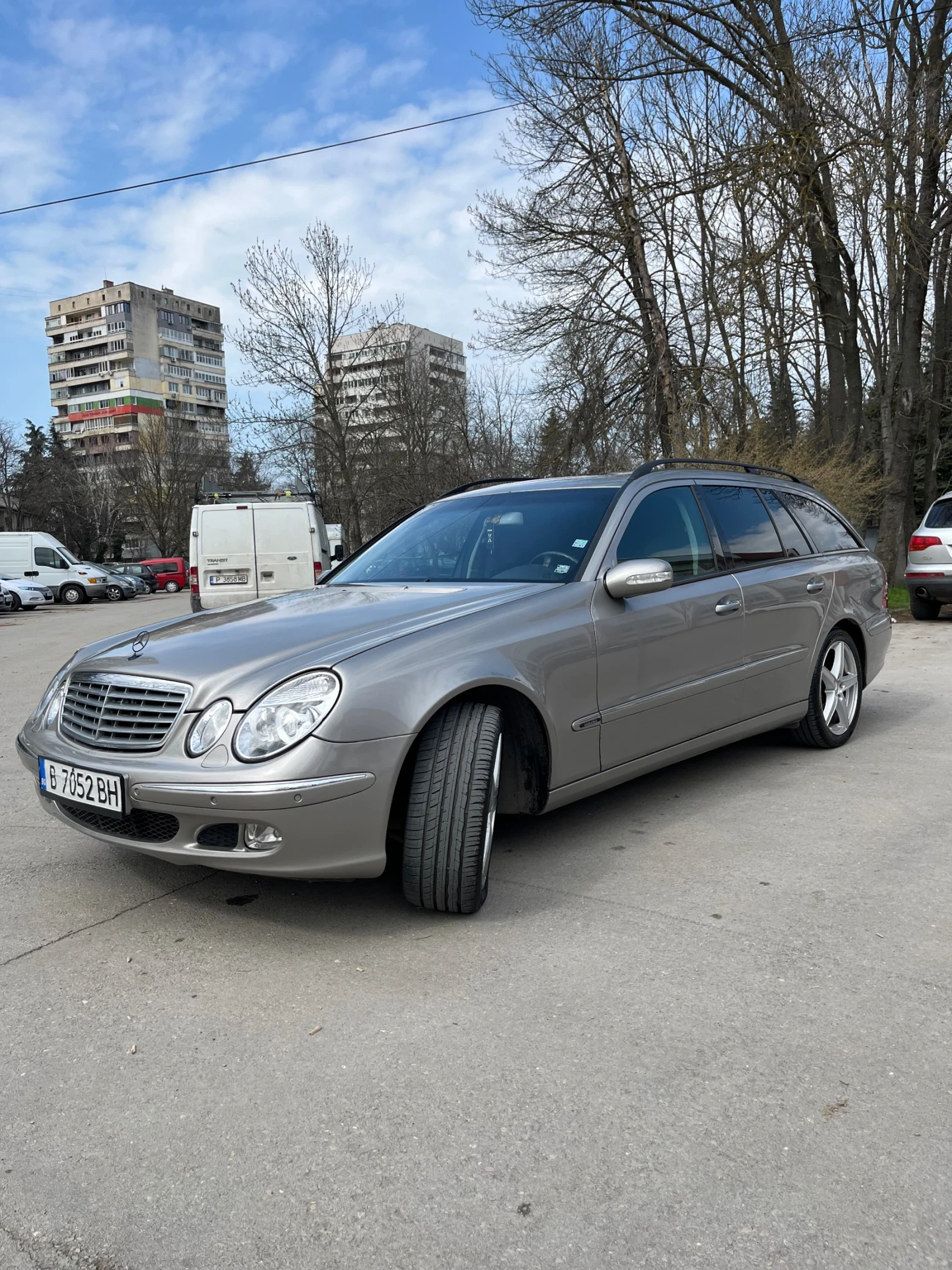 Mercedes-Benz E 320, снимка 4 - Автомобили и джипове - 55614256