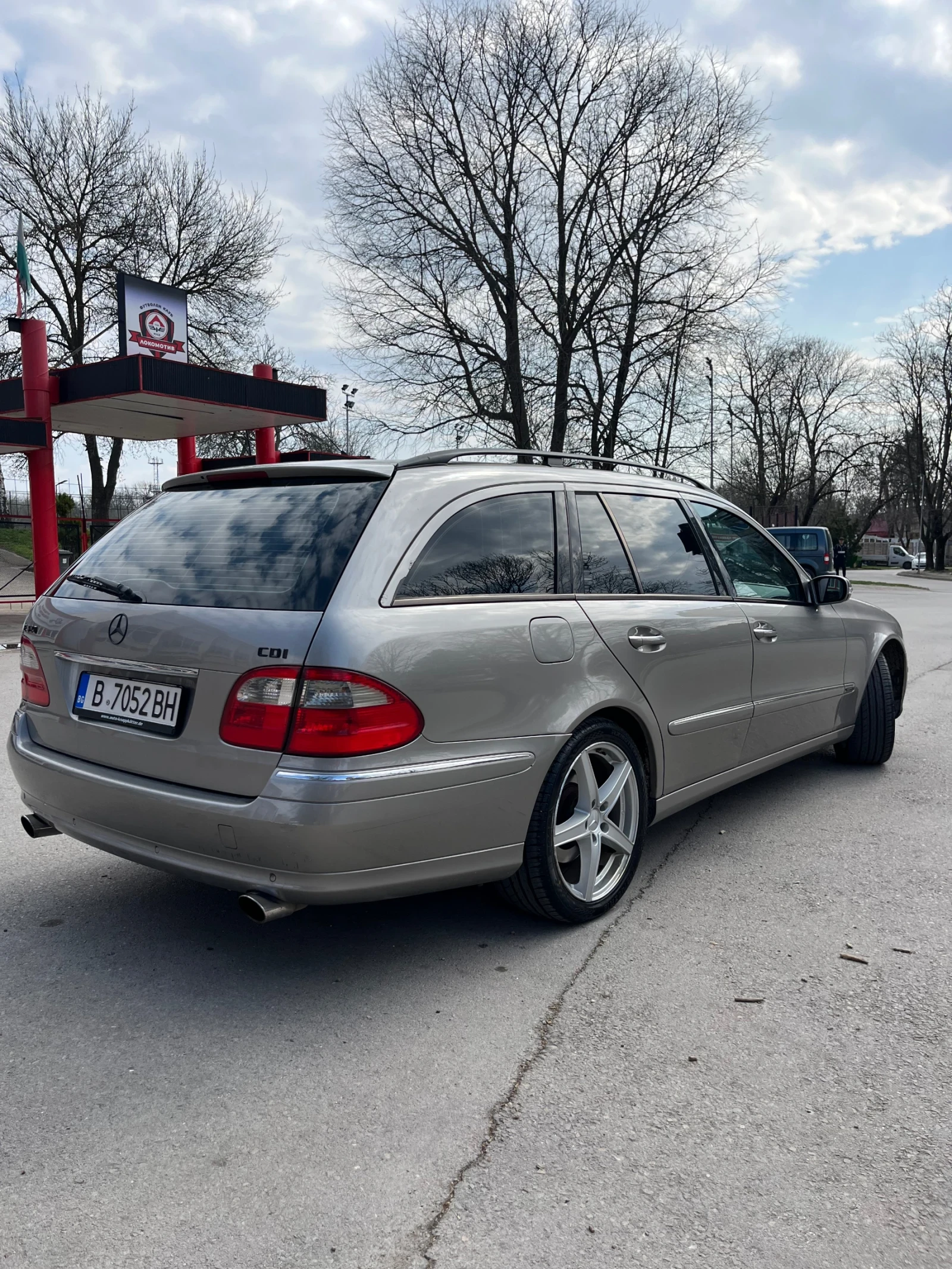 Mercedes-Benz E 320, снимка 7 - Автомобили и джипове - 55614256