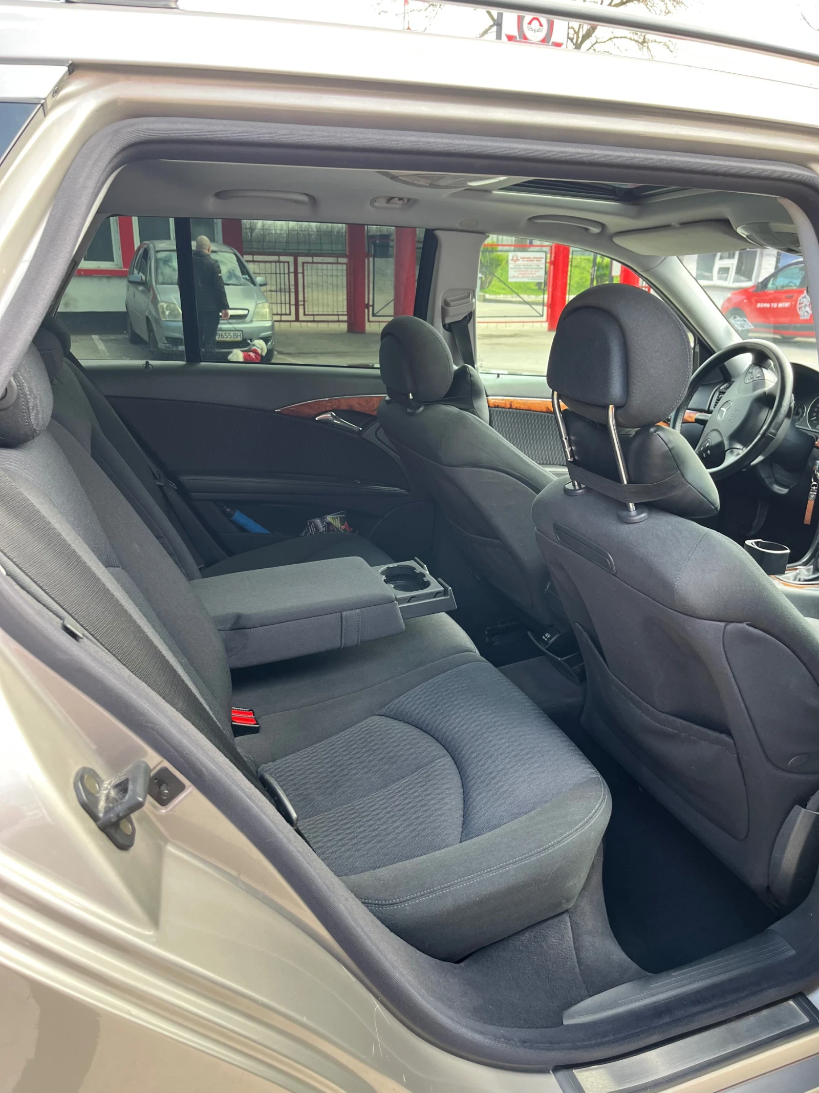 Mercedes-Benz E 320, снимка 17 - Автомобили и джипове - 55614256