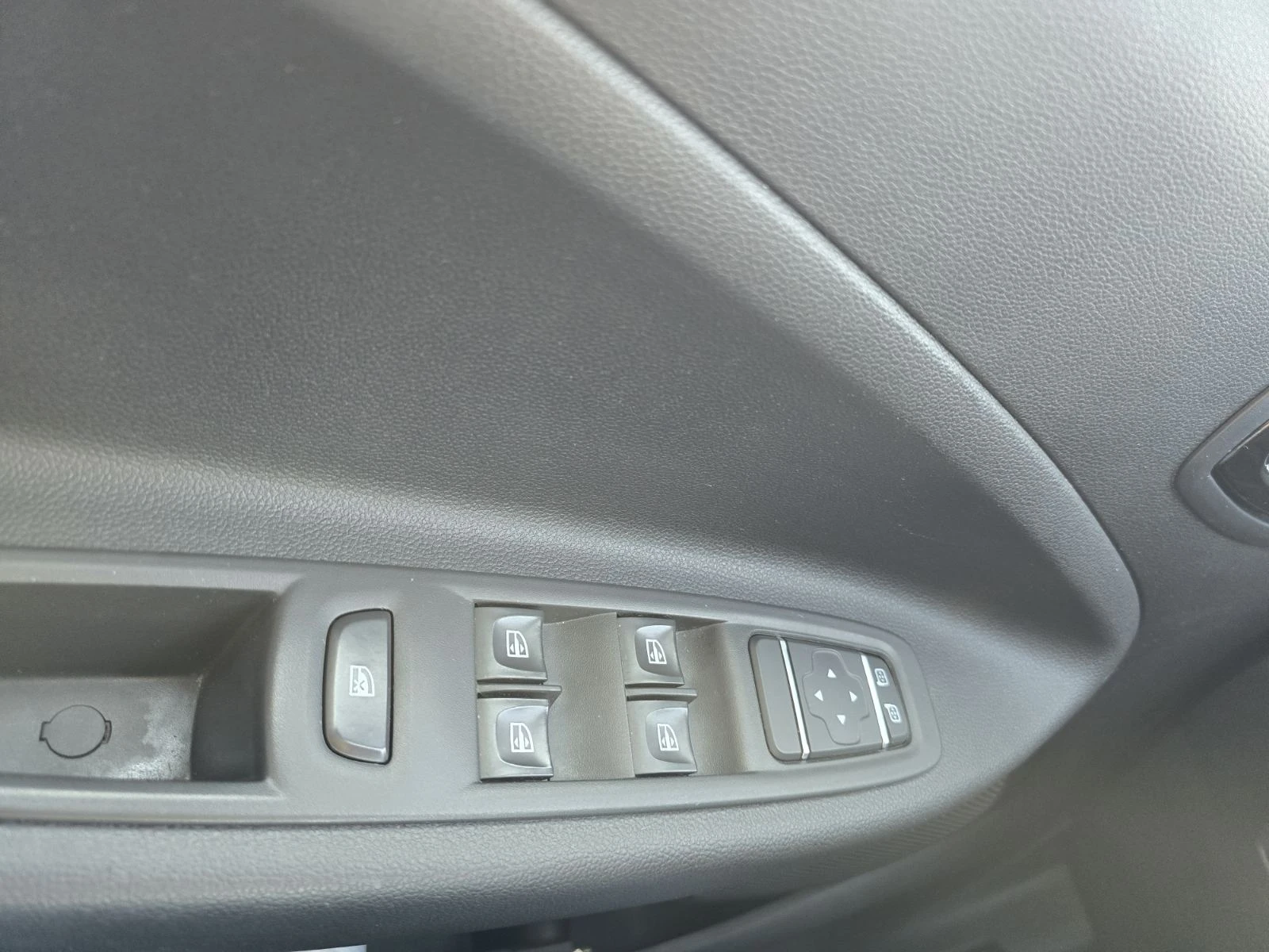 Renault Zoe 52 kW/h 80hp * Гаранция на батерията до 2030г. , снимка 11 - Автомобили и джипове - 55836206