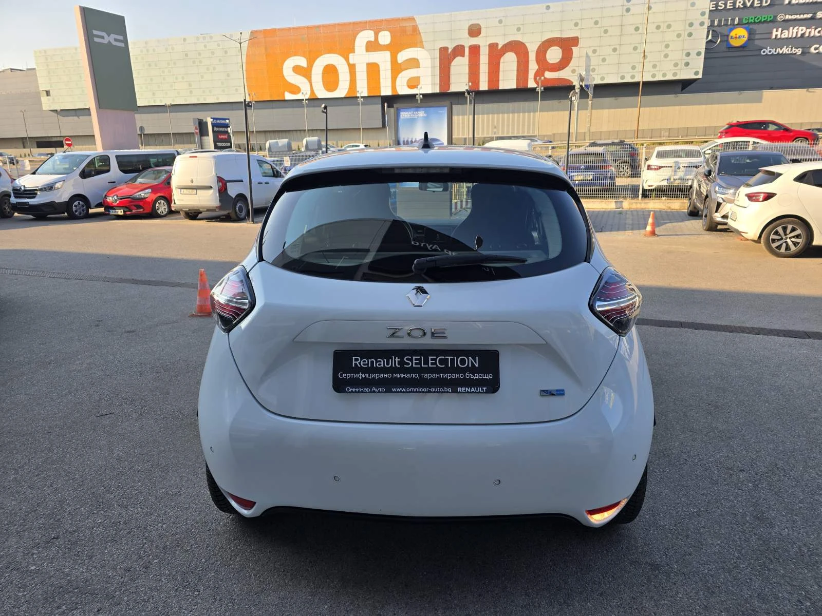 Renault Zoe 52 kW/h 80hp * Гаранция на батерията до 2030г. , снимка 6 - Автомобили и джипове - 55836206