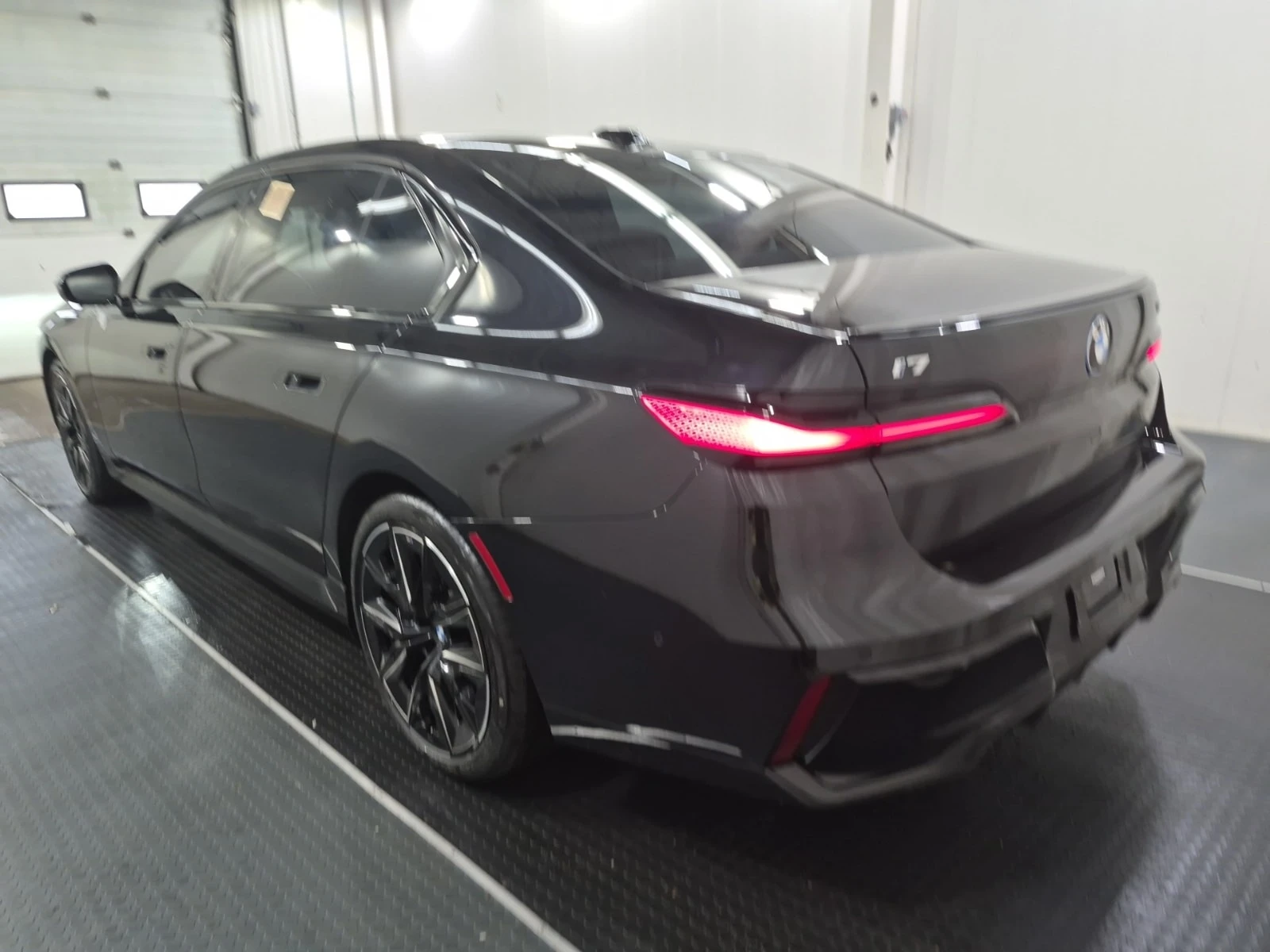 BMW i7 * XDRIVE60 * CARFAX * АВТОКРЕДИТ * , снимка 4 - Автомобили и джипове - 55884892