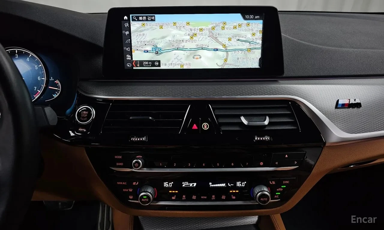 BMW 530 M Sport Package/ДИСТРОНИК/ПОДГРЕВ/ШИБЕДАХ/, снимка 15 - Автомобили и джипове - 55903425