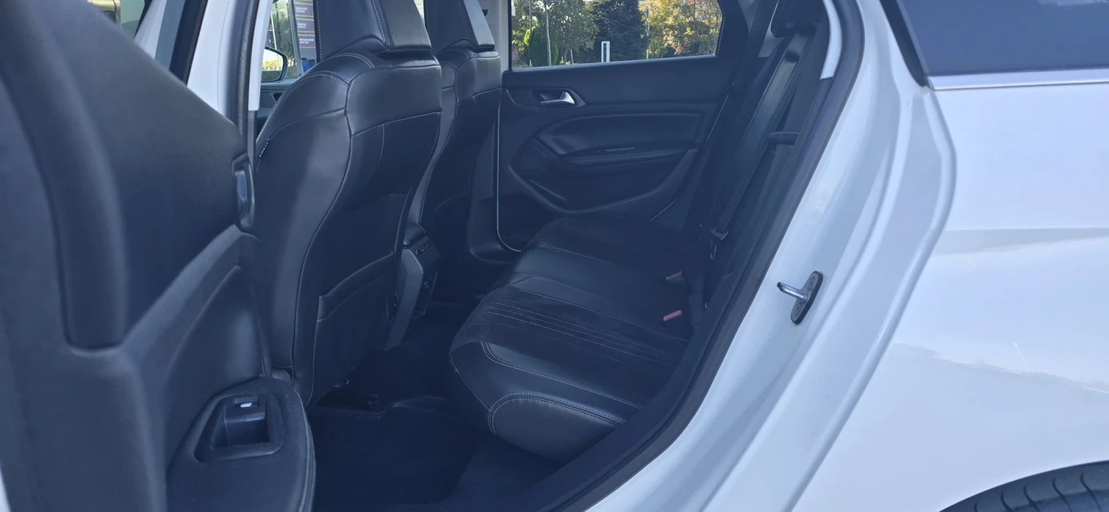 Peugeot 308 1.6 BLUEHDI* GT-LINE* 120�.�.* NAVI* LED* ������*  | Mobile.bg � ����������� 11