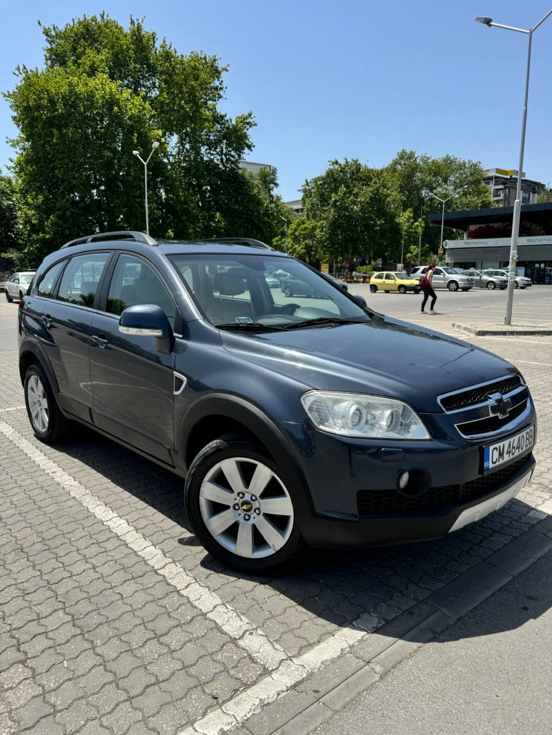 Chevrolet Captiva LT, снимка 1 - Автомобили и джипове - 47710348