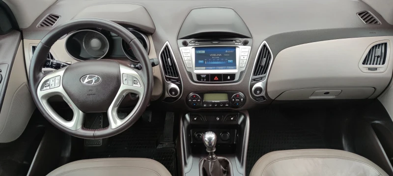 Hyundai IX35 2.0CRDI* 136к.с* 4WD* Premium Edition* , снимка 17 - Автомобили и джипове - 49059339