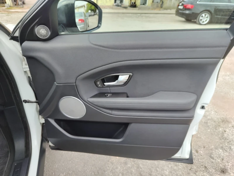 Land Rover Evoque, снимка 13 - Автомобили и джипове - 51679610