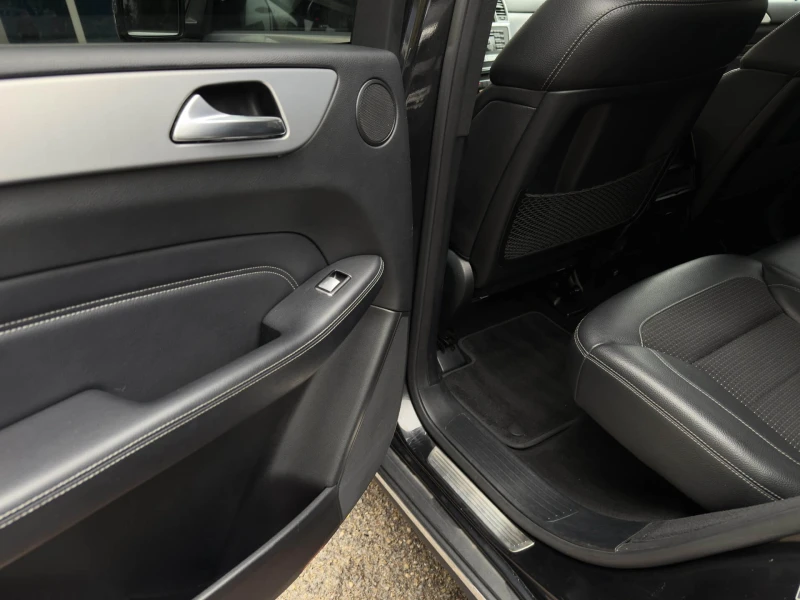 Mercedes-Benz ML 250 CDI/PDC/7G Tronic/4Matic/BLUEtec/Pedestrian, снимка 13 - Автомобили и джипове - 52369100