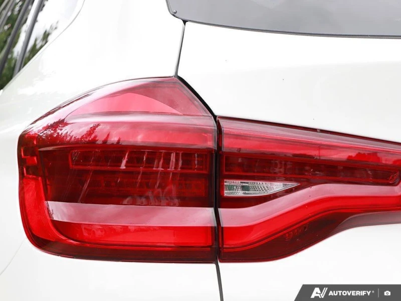 BMW X3 * xDrive30iONE OWNER, ACCIDENT FREE, MOONROOF, POW, снимка 13 - Автомобили и джипове - 52726160