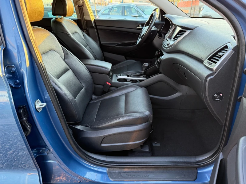 Hyundai Tucson 2.0 , снимка 15 - Автомобили и джипове - 52775581