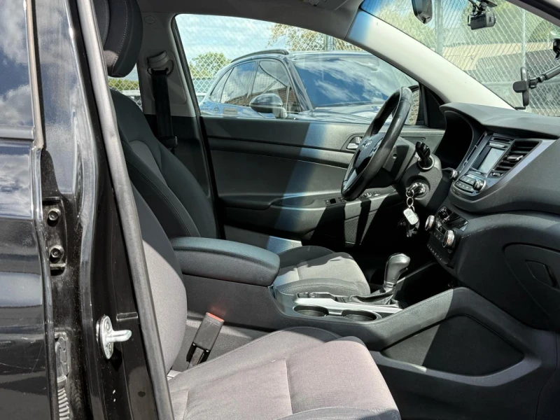 Hyundai Tucson 2.0 / AWD / PREMIUM, снимка 12 - Автомобили и джипове - 52789270