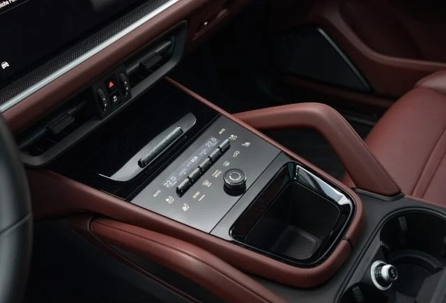 Porsche Cayenne TURBO E-HYBRID FULL CARBON BURMESTER , снимка 15 - Автомобили и джипове - 51508950