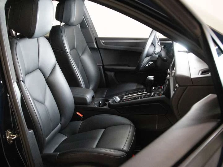 Porsche Macan PREMIUM PLUS PACKAGE | 19" RIM |  PANO, снимка 11 - Автомобили и джипове - 53737131