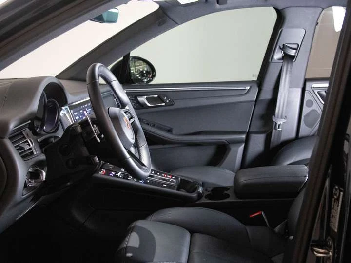 Porsche Macan PREMIUM PLUS PACKAGE | 19" RIM |  PANO, снимка 8 - Автомобили и джипове - 53737131