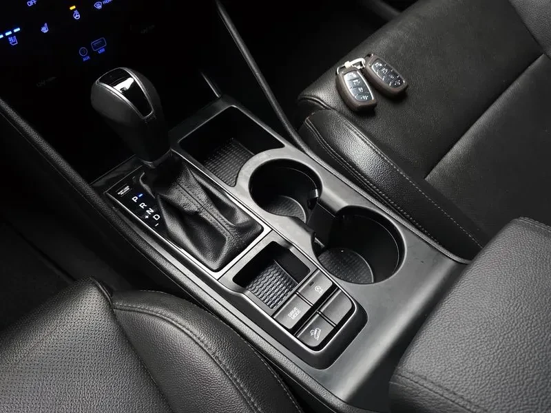 Hyundai Tucson Diesel 2.0 2Wd Modern | Mobile.bg � ����������� 9