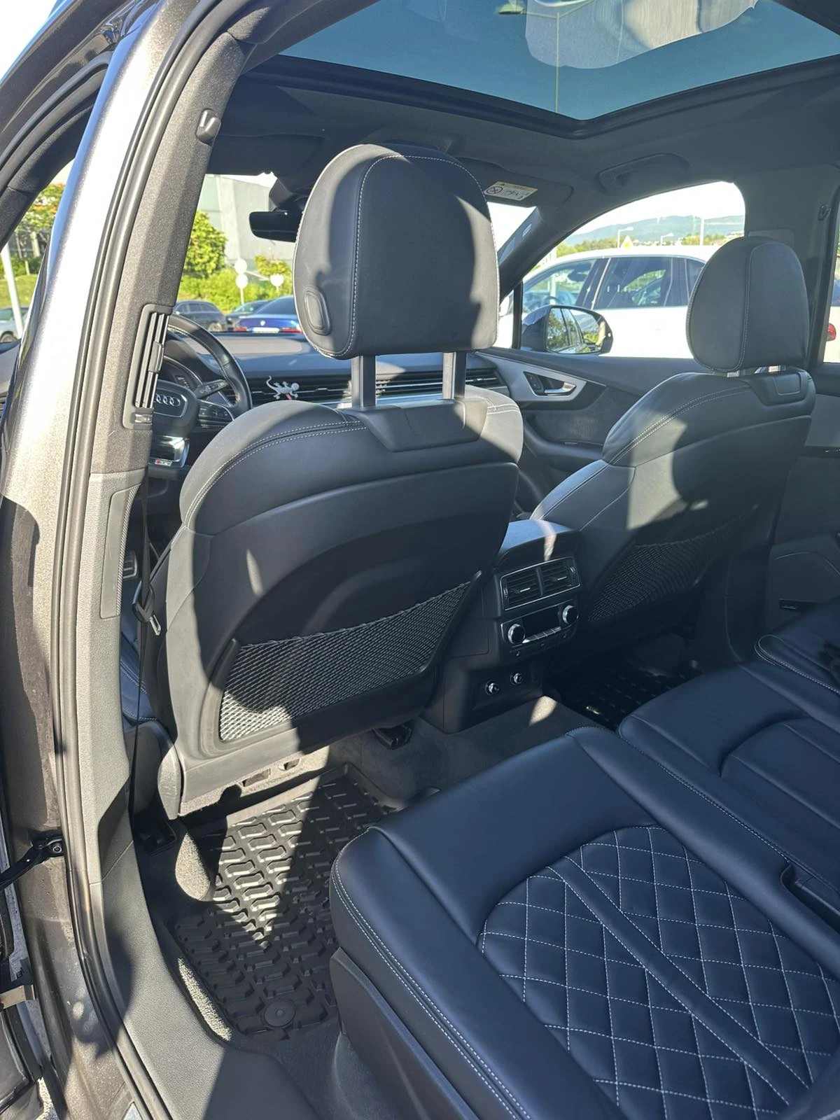 Audi SQ7 6+ 1/360 камери/Matrix/Pano - изображение 9