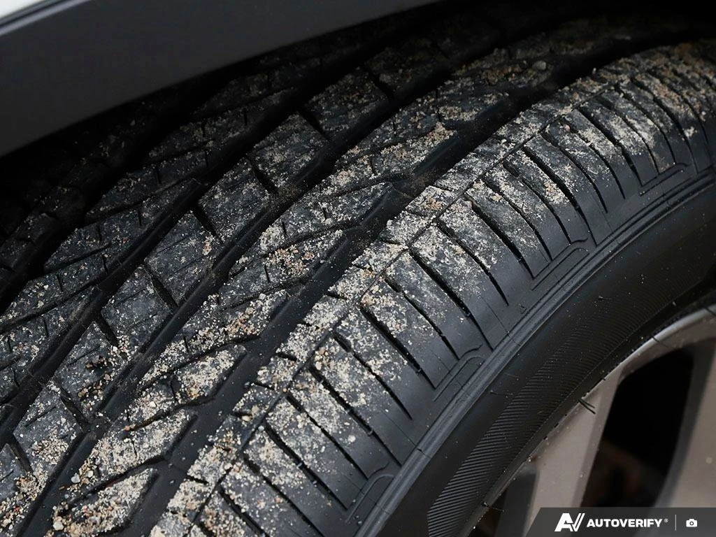 BMW X3 * xDrive30iONE OWNER, ACCIDENT FREE, MOONROOF, POW - изображение 8