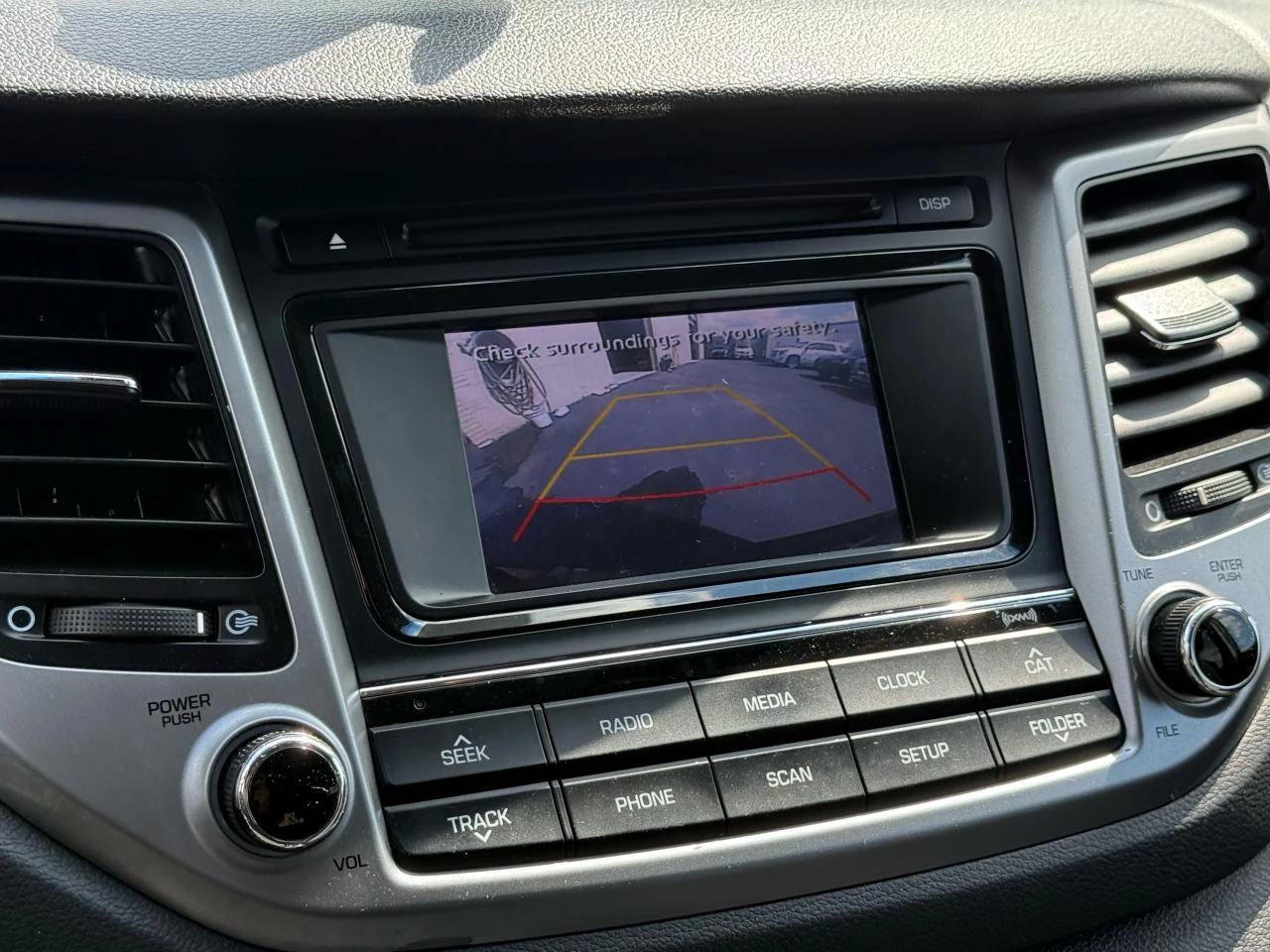 Hyundai Tucson 2.0 / AWD / PREMIUM - изображение 10