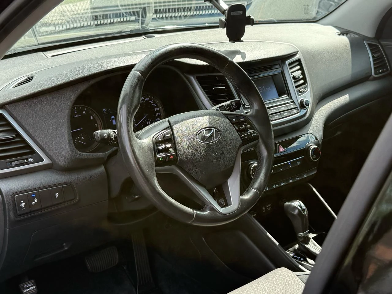 Hyundai Tucson 2.0 / AWD / PREMIUM - изображение 6