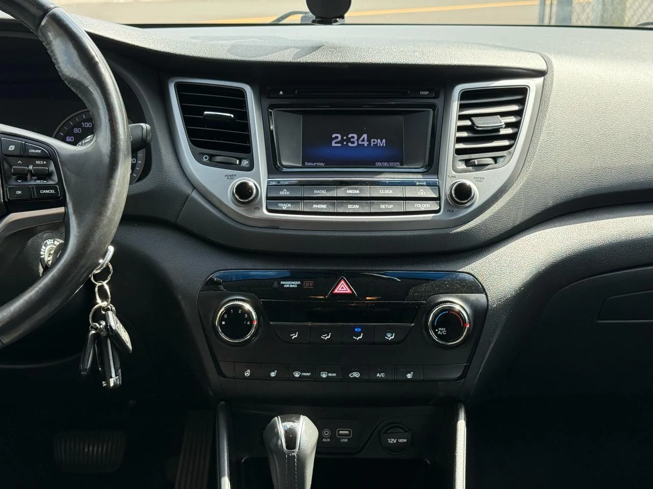 Hyundai Tucson 2.0 / AWD / PREMIUM - изображение 9