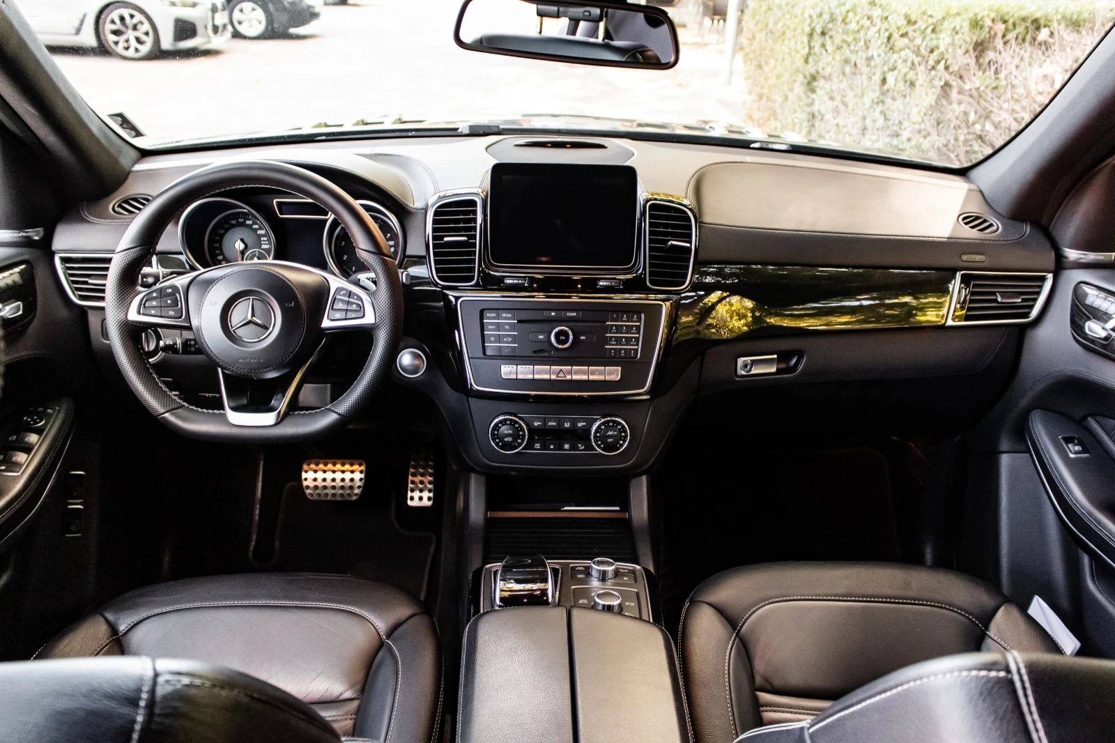 Mercedes-Benz GLS 500 AMG, снимка 15 - Автомобили и джипове - 54021509