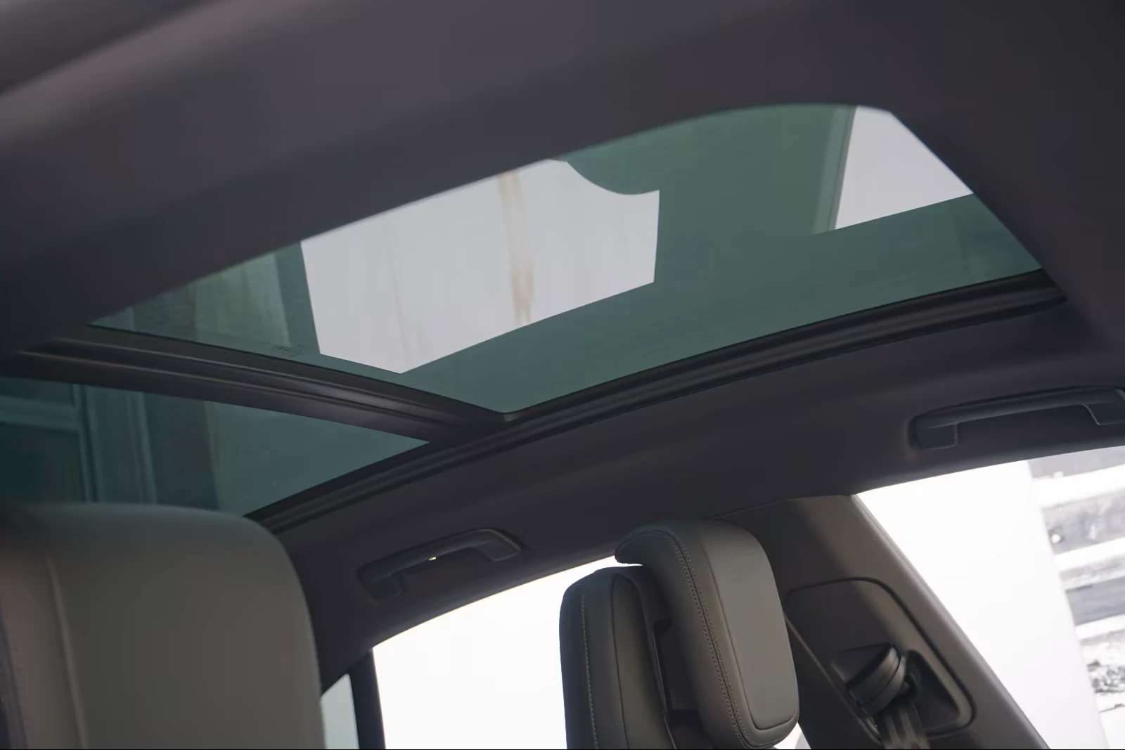 Porsche Macan ELECTRIC* PASM* PANO* MEMORY* CAM* CARPLAY* , снимка 8 - Автомобили и джипове - 54262119