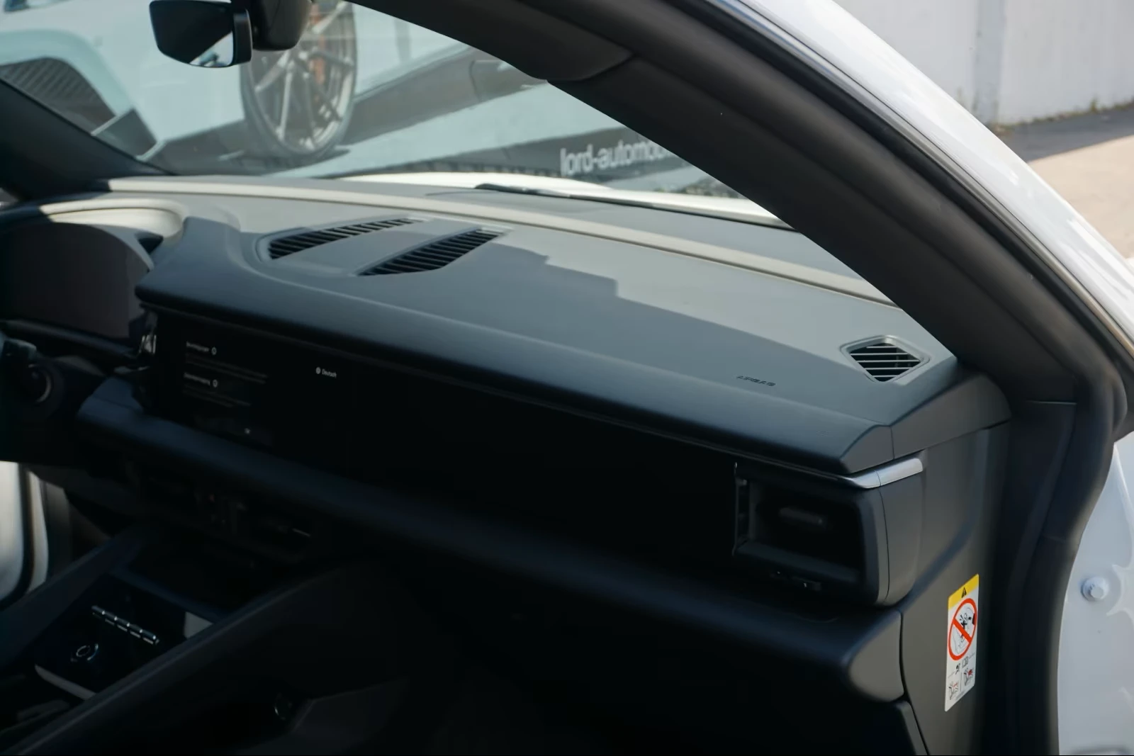 Porsche Macan ELECTRIC* PASM* PANO* MEMORY* CAM* CARPLAY* , снимка 10 - Автомобили и джипове - 54262119