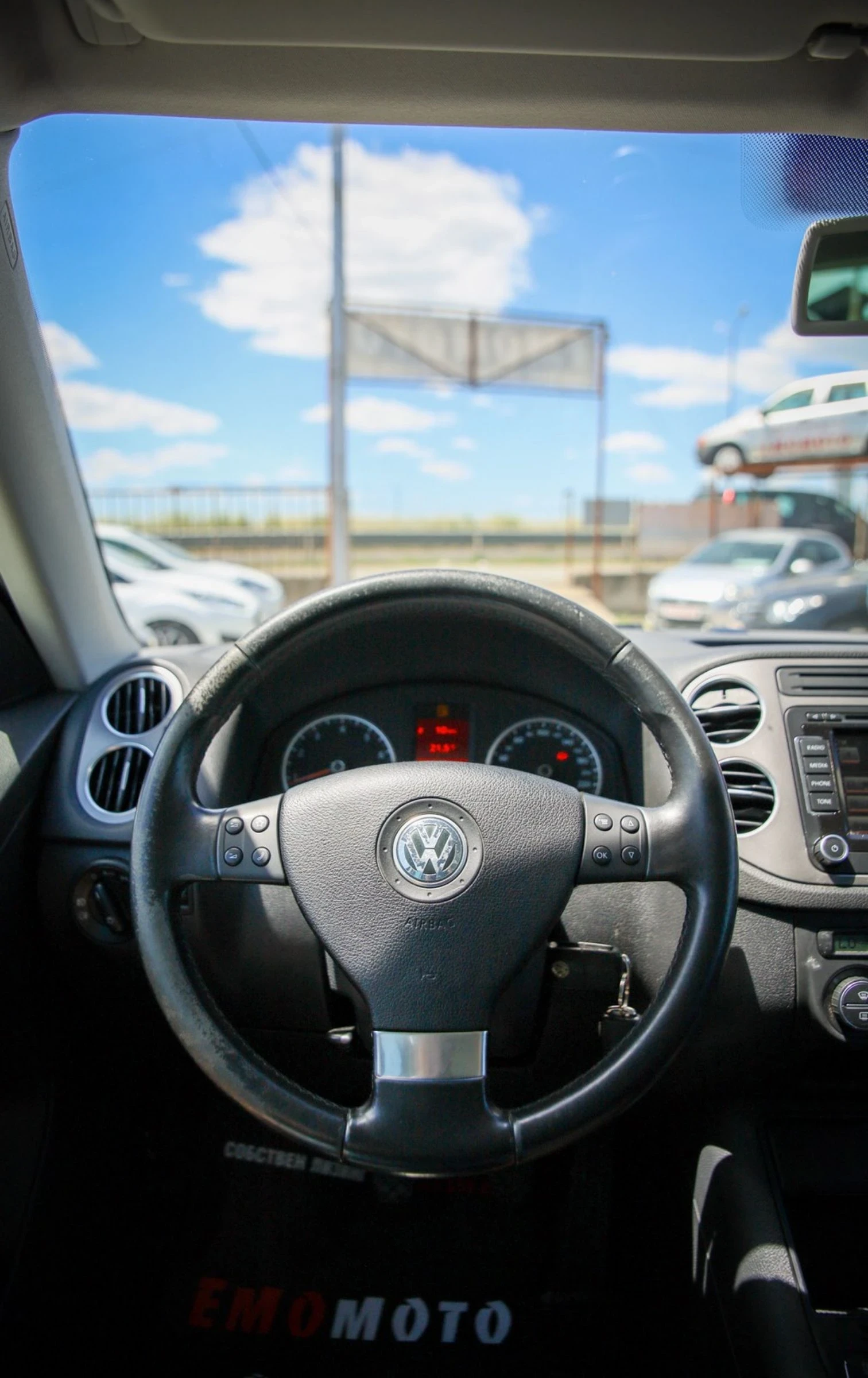 VW Tiguan 4x4 ЛИЗИНГ, снимка 12 - Автомобили и джипове - 54721385
