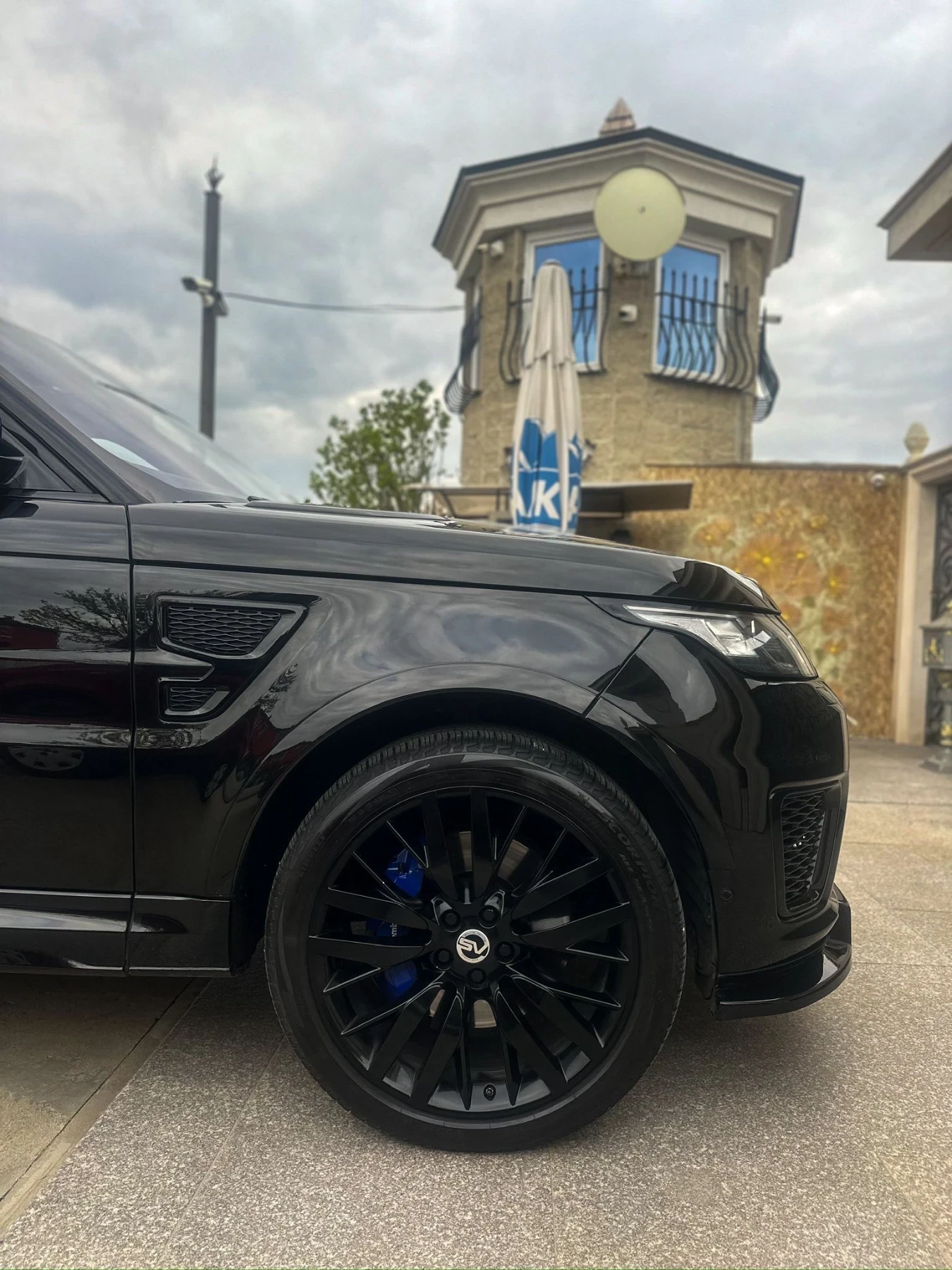 Land Rover Range Rover Sport SVR, снимка 5 - Автомобили и джипове - 54784239