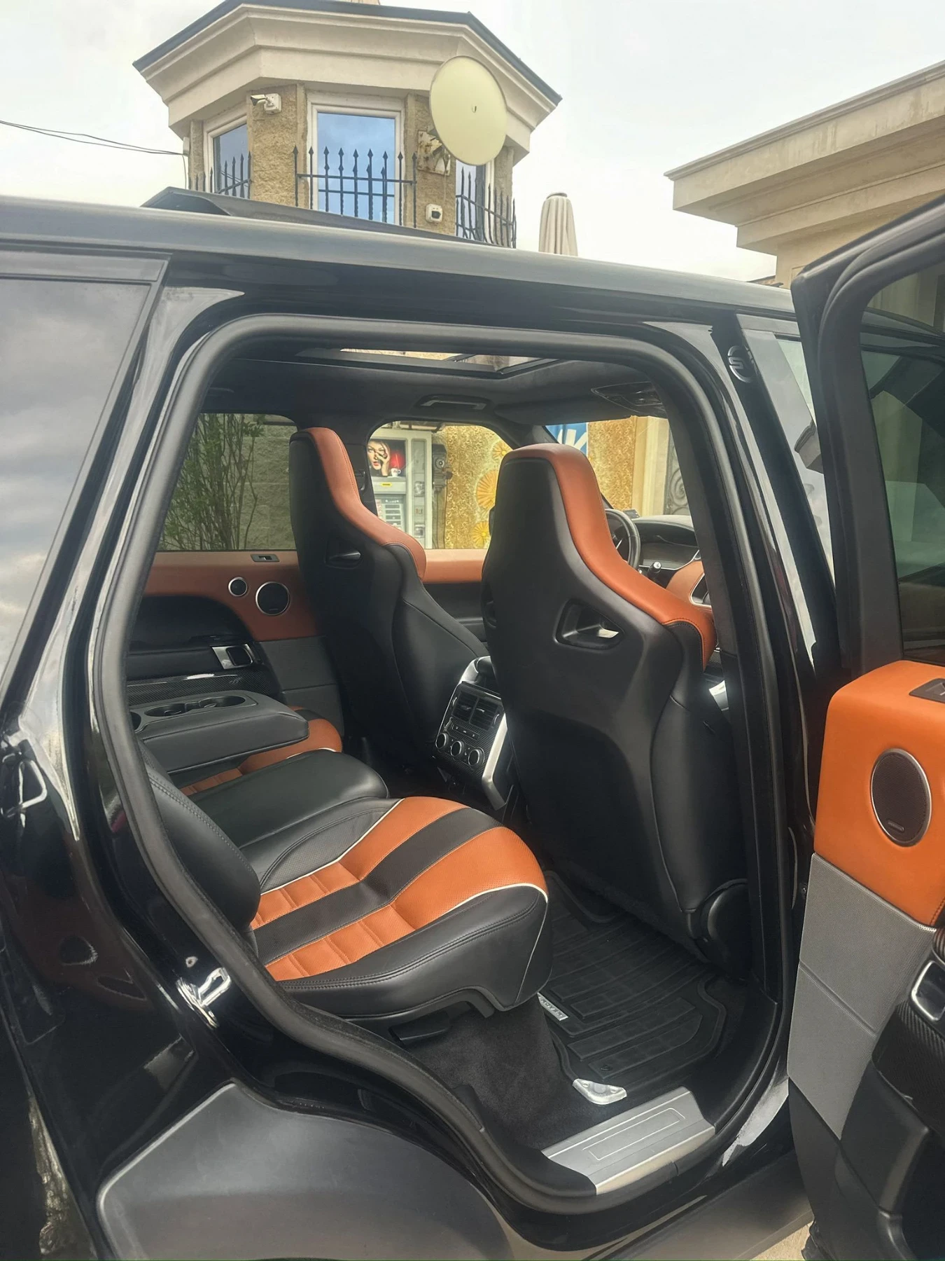 Land Rover Range Rover Sport SVR, снимка 8 - Автомобили и джипове - 54784239