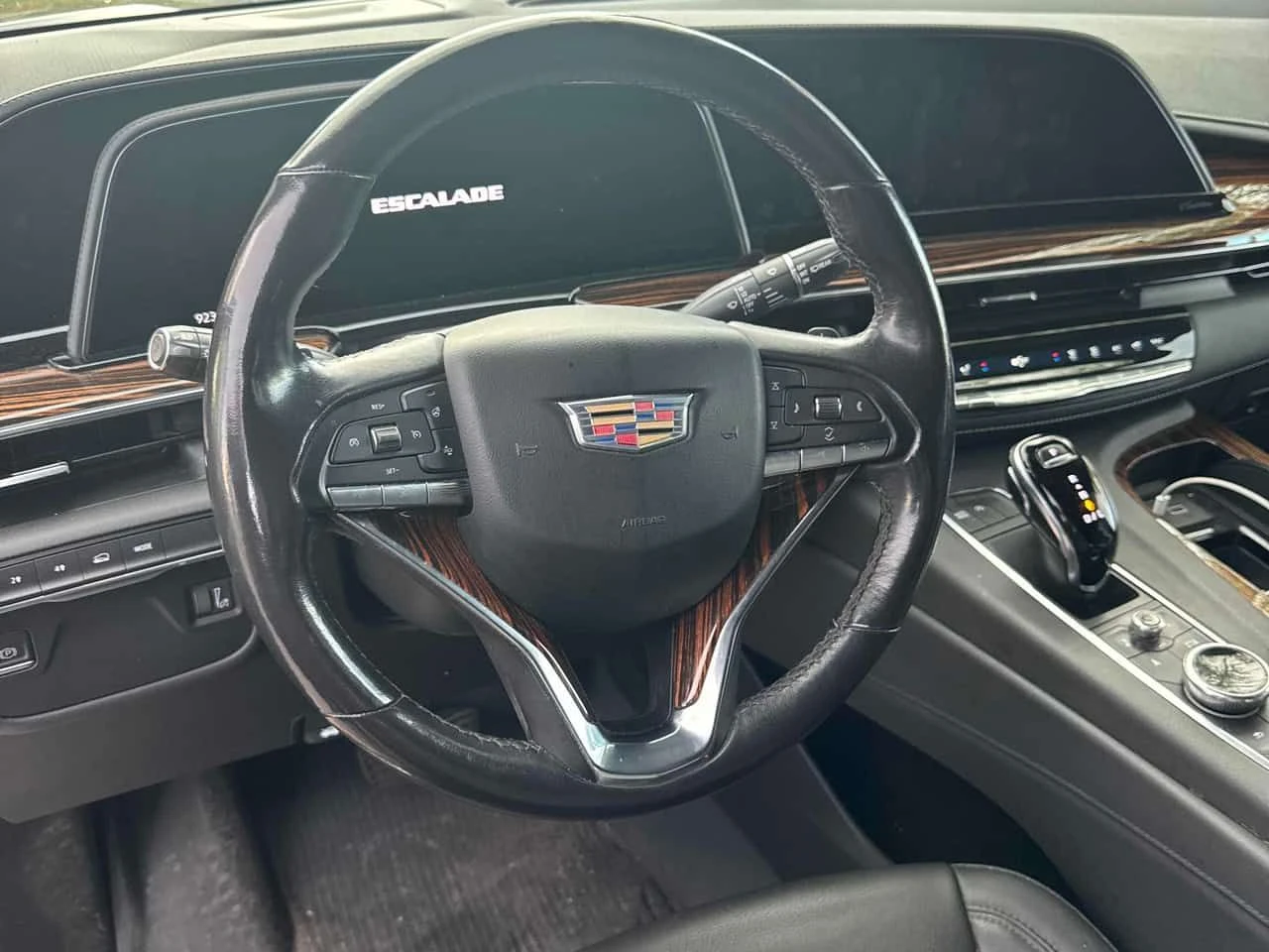 Cadillac Escalade * Luxury * АВТОКРЕДИТ * ПРЕДСТАВИТЕЛСТВО, снимка 7 - Автомобили и джипове - 54834776