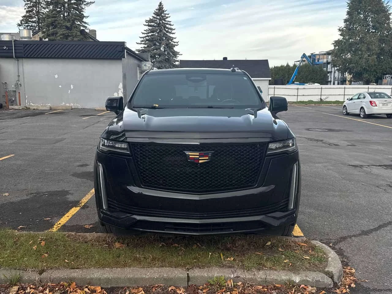 Cadillac Escalade * Luxury * АВТОКРЕДИТ * ПРЕДСТАВИТЕЛСТВО, снимка 2 - Автомобили и джипове - 54834776