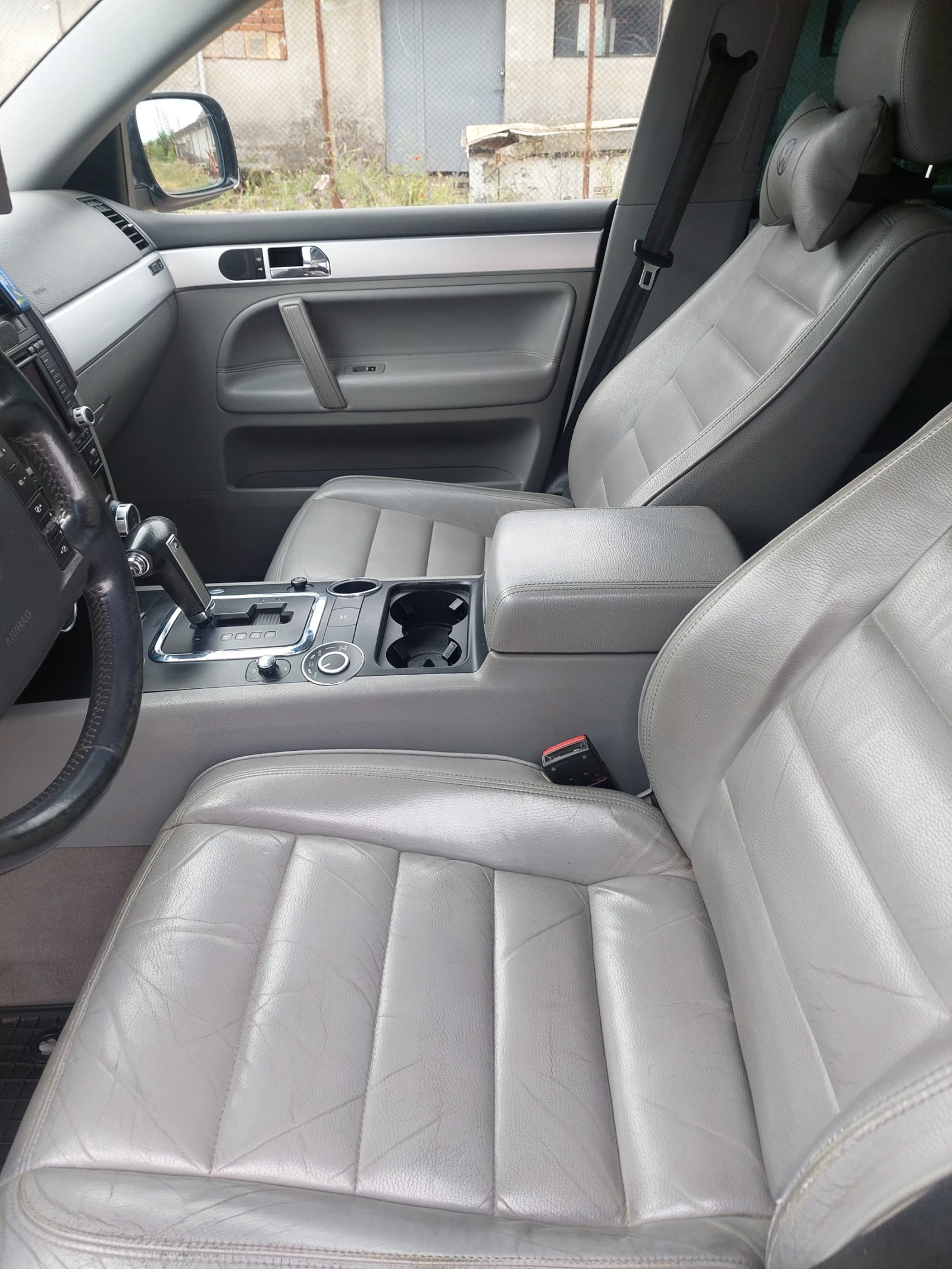 VW Touareg, снимка 11 - Автомобили и джипове - 54933973